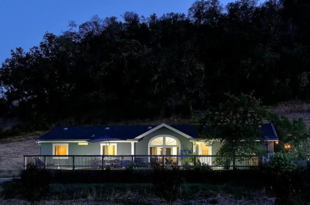Calistoga Vineyard Getaway - Wine Tastings Included